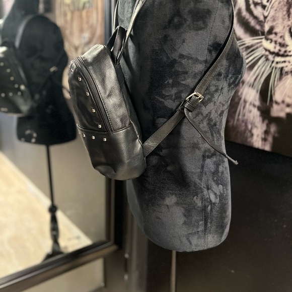 EUC- SUPER CUTE NINE WEST BLACK BACKPACK WITH SILVER STUDS - Picture 10 of 11